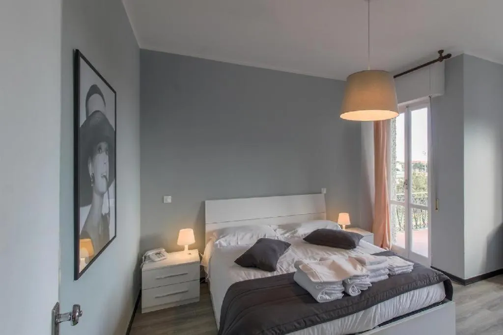 Blu Mare Apartments Pietra Ligure 0*,  Italia